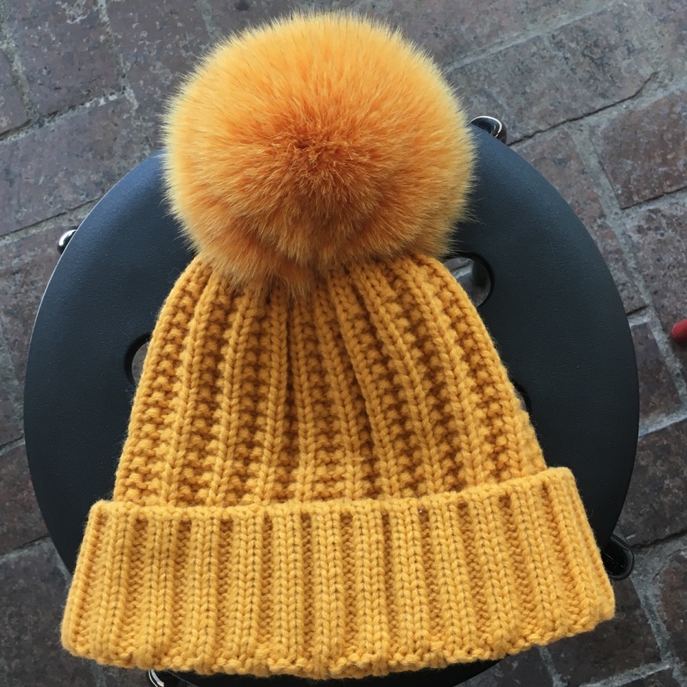 Kyi Kyi Pom Pom Hat